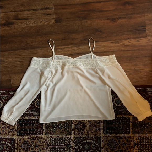 Express|| Off Shoulder Long Sleeve Blouse - Picture 3 of 4